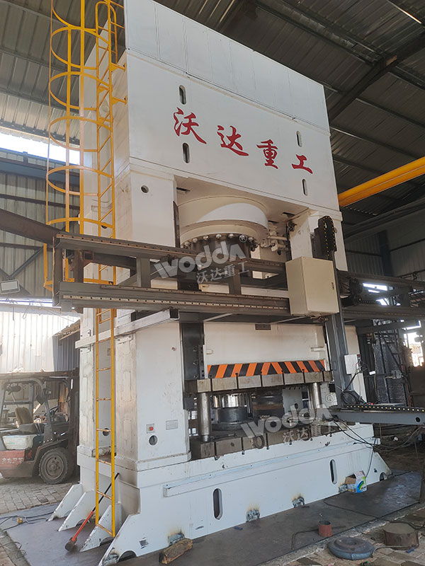 2500噸熱鍛液壓機現場